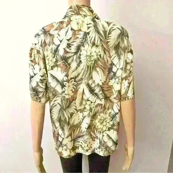 Vintage oversized Hawaiian floral short sleeves button down blouse shirt - Picture 13 of 13